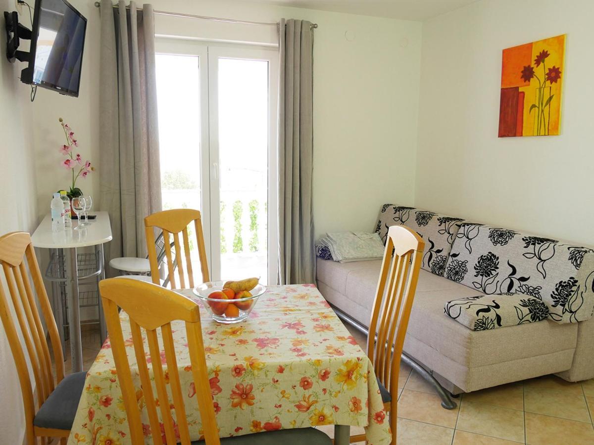 Apartments-Novalja-Zrce エクステリア 写真