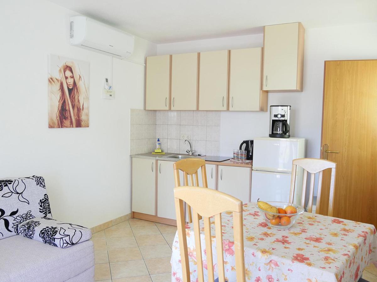 Apartments-Novalja-Zrce エクステリア 写真